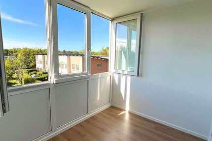 Wohnung Dresden Übigau - 2 Zimmer, 64 m&sup2;, 899&euro; | Angebot:27073006