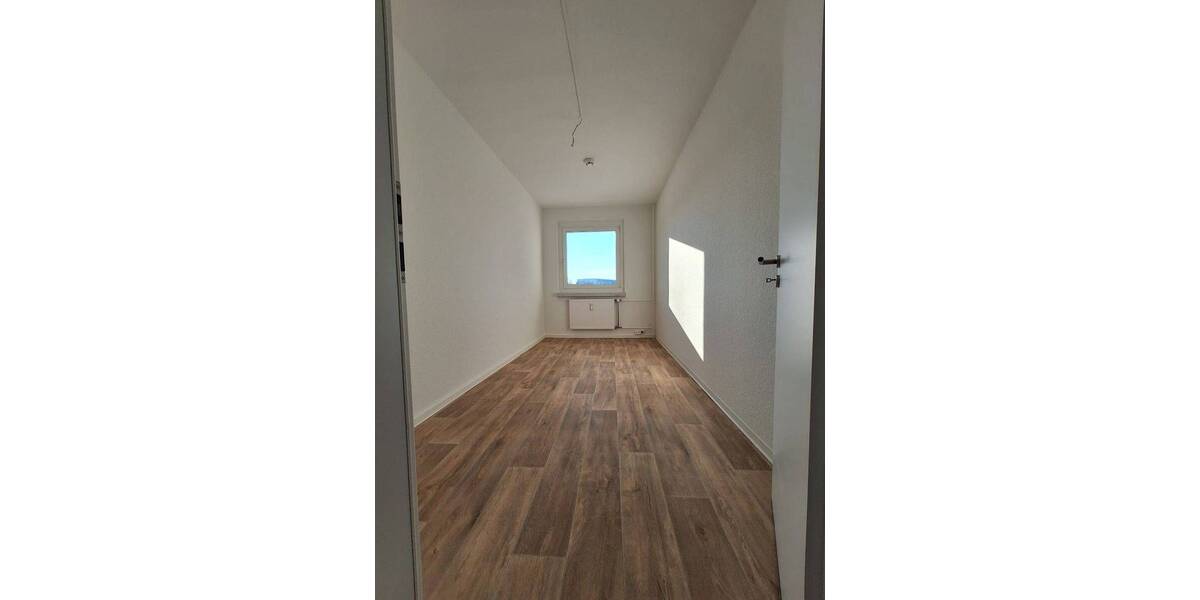 Etagenwohnung Görlitz Königshufen - 4 Zimmer, 83 m&sup2;, 490&euro; | Angebot:26751174