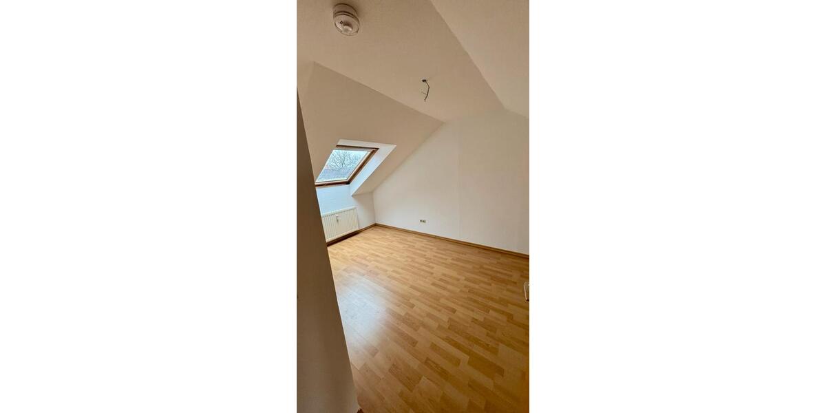 Helle 2-Zimmer-Wohnung mit neuer Küche & Stellplatz 2 zimmer