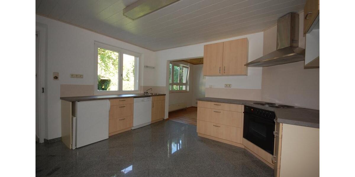Erdgeschoßwohnung Salem - 3 Zimmer, 141 m&sup2;, 1.200&euro; | Angebot:26443349