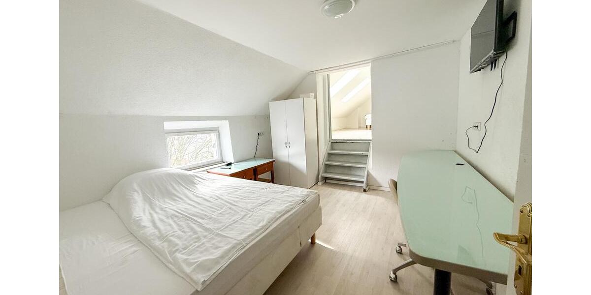 Wohnen auf Zeit Werdohl - 8 Zimmer, 180 m&sup2;, 12&euro; | Angebot:26127807