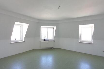 4-Zimmer Wohnung im 3. OG der Dr.-Külz-Str., Meerane, verfügbar ab sofort! 4 zimmer