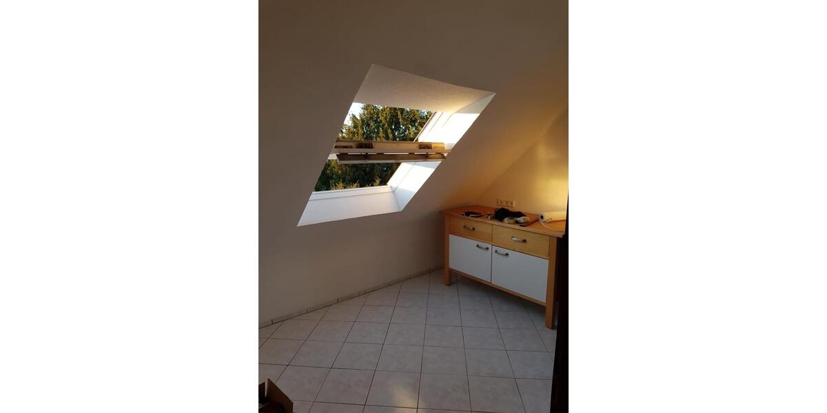 Dachgeschoßwohnung Köln Porz - 3 Zimmer, 62 m&sup2;, 1.100&euro; | Angebot:26620068