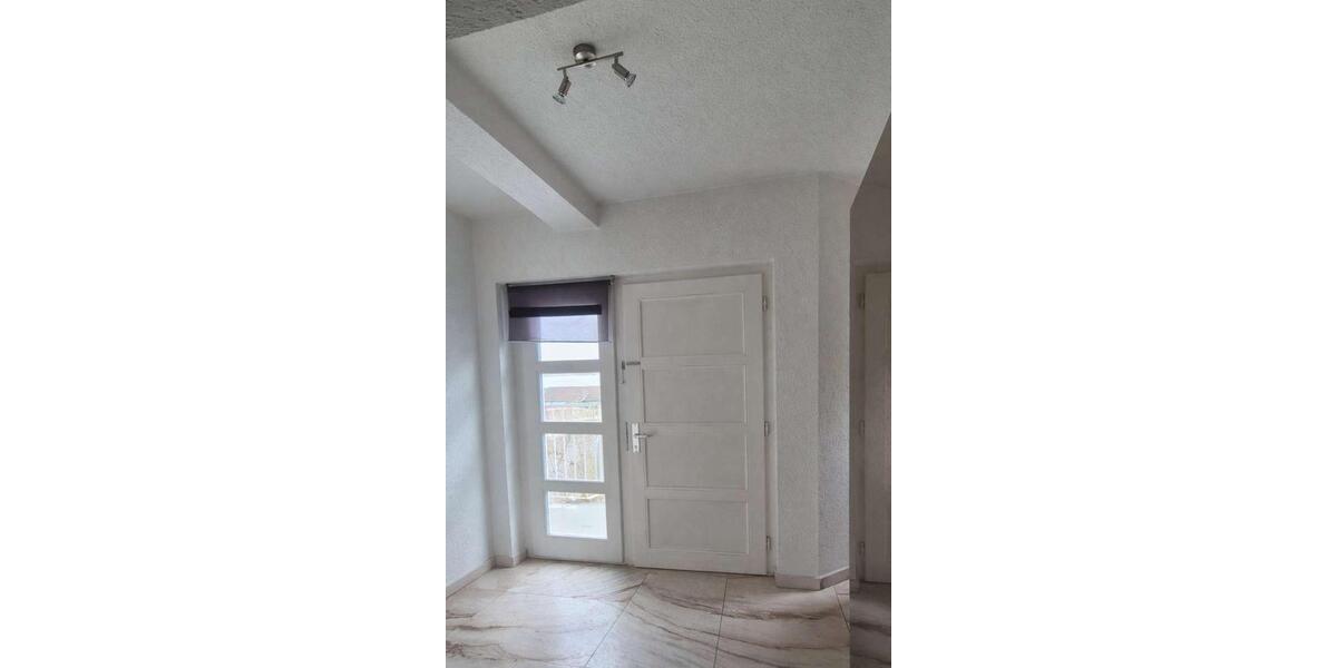 Etagenwohnung Kitzingen - 3 Zimmer, 125 m&sup2;, 1.200&euro; | Angebot:25266956