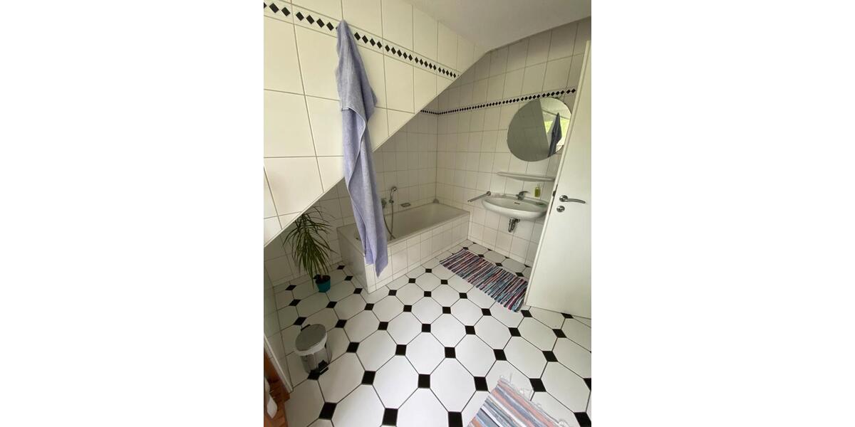 Dachgeschoßwohnung Oldenburg Etzhorn - 1.5 Zimmer, 40 m&sup2;, 600&euro; | Angebot:26641741