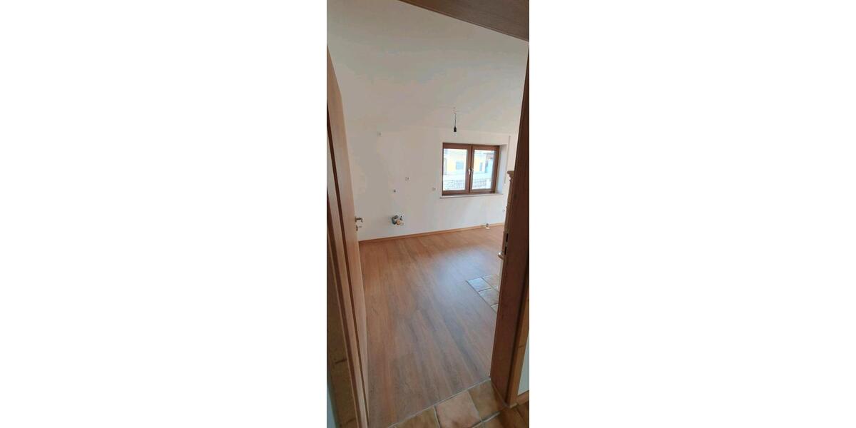 Etagenwohnung Zwiesel - 3 Zimmer, 100 m&sup2;, 800&euro; | Angebot:26327172