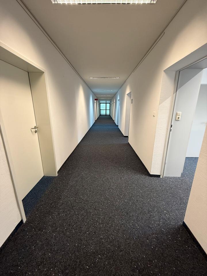 Büroräume in Nürnberg inkl. Küche&Parkplatz zu vermieten – 315 m²