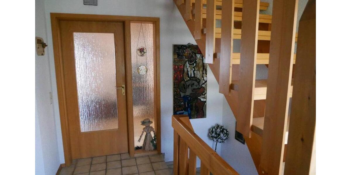 Einfamilienhaus Grünstadt - 7 Zimmer, 161 m&sup2;, 1.700&euro; | Angebot:26580273