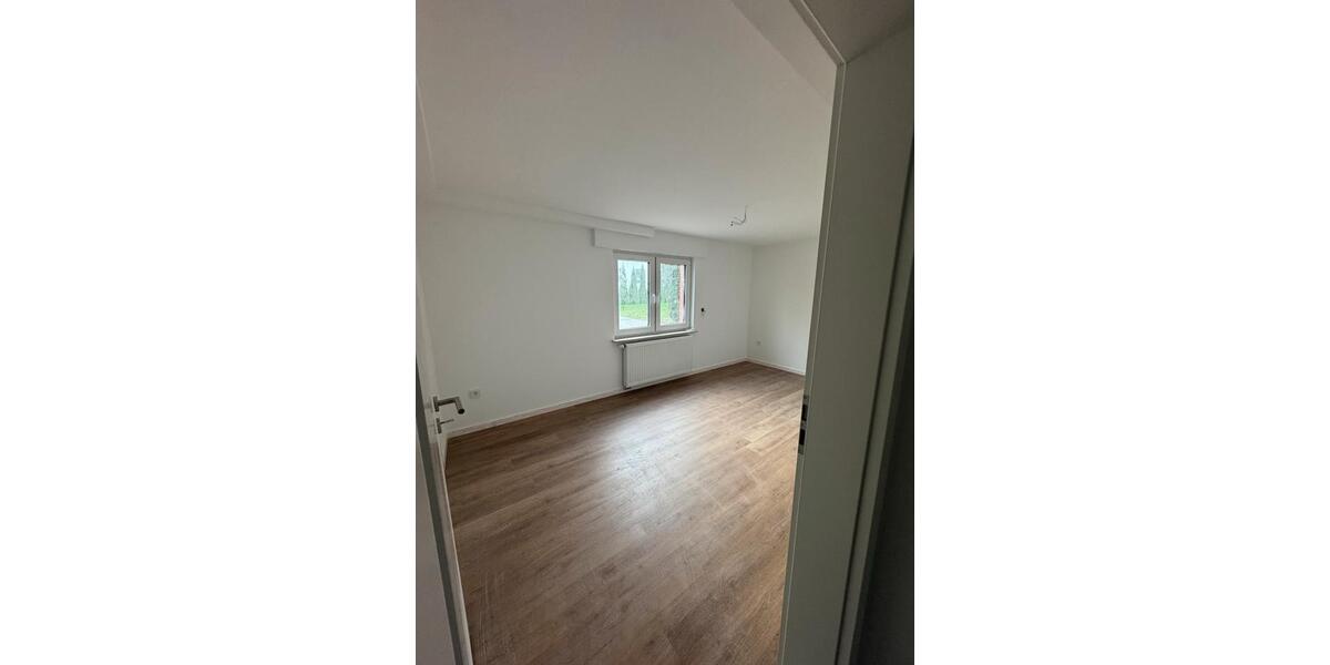 Erstbezug nach Kernsanierung 125m² Erdgeschosswohnung in Felsberg zimmer