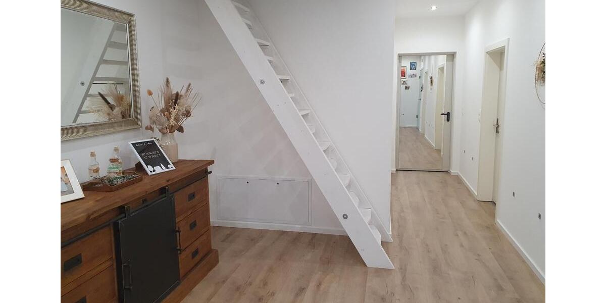 Einfamilienhaus Bodenwöhr - 5 Zimmer, 180 m&sup2;, 1.200&euro; | Angebot:26237550