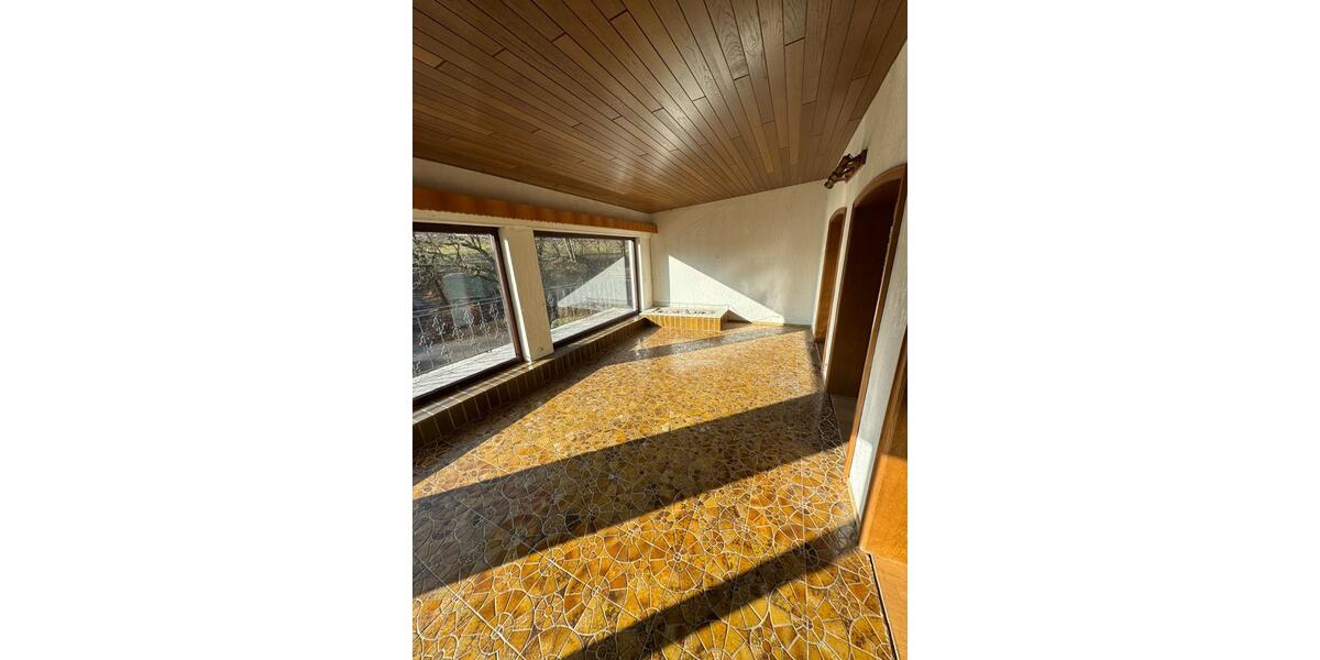 Einfamilienhaus Reichshof - 11 Zimmer, 315 m&sup2;, 1.700&euro; | Angebot:25151779