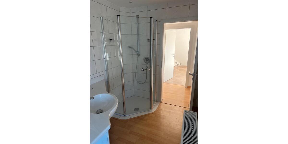 Dachgeschoßwohnung Bad Bocklet - 3 Zimmer, 130 m&sup2;, 1.170&euro; | Angebot:26459668