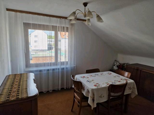 Dachgeschoßwohnung Villingen-Schwenningen Schwenningen - 4 Zimmer, 110 m&sup2;, 760&euro; | Angebot:26680575