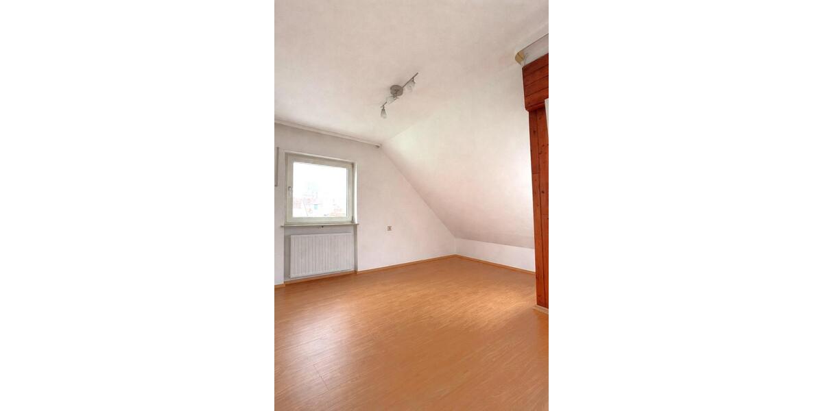 Dachgeschoßwohnung Ludwigshafen am Rhein Mundenheim - 1 Zimmer, 27 m&sup2;, 350&euro; | Angebot:26252079