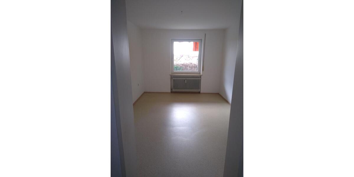 Erdgeschoßwohnung Kötz - 4 Zimmer, 120 m&sup2;, 1.300&euro; | Angebot:25589285
