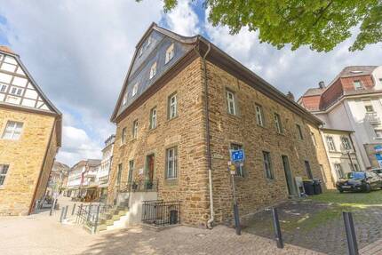 Menden Zentrum – Mietwohnung im Denkmalschutzobjekt ohne Balkon inkls. EBK & Garage