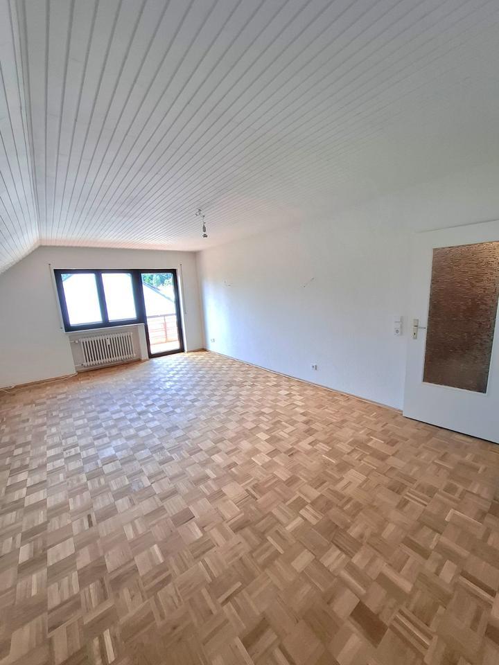 Großzügige 3-Raum-Wohnung, Balkon und EBK in Rödermark-Waldacker