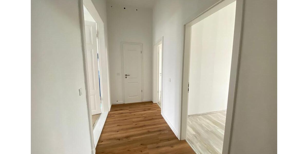 Etagenwohnung Güstrow - 4 Zimmer, 100 m&sup2;, 850&euro; | Angebot:25349003
