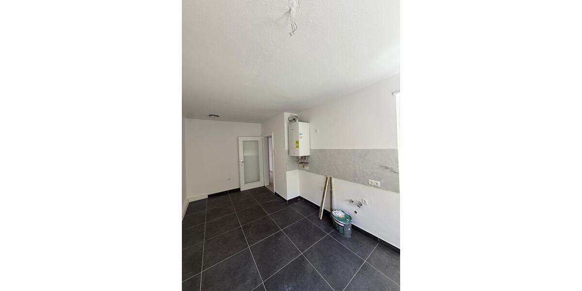 Etagenwohnung Ludwigshafen am Rhein Ludwigshafen-Hemshof - 3 Zimmer, 96 m&sup2;, 1.200&euro; | Angebot:26698650