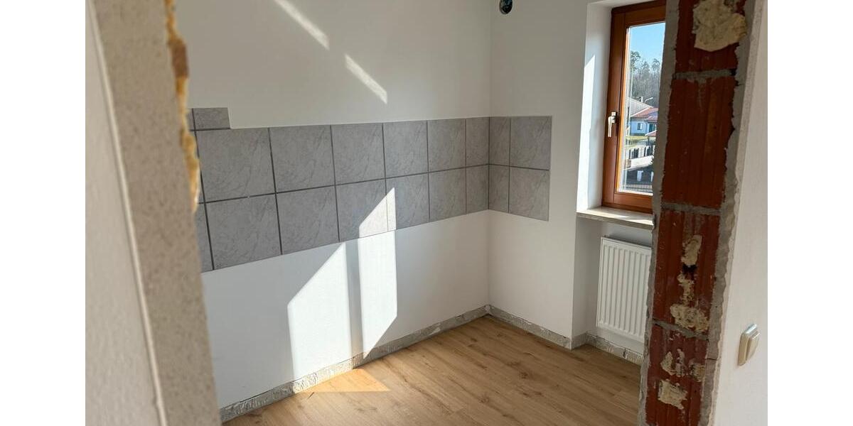 Dachgeschoßwohnung Burglengenfeld - 3 Zimmer, 96 m&sup2;, 950&euro; | Angebot:25282310