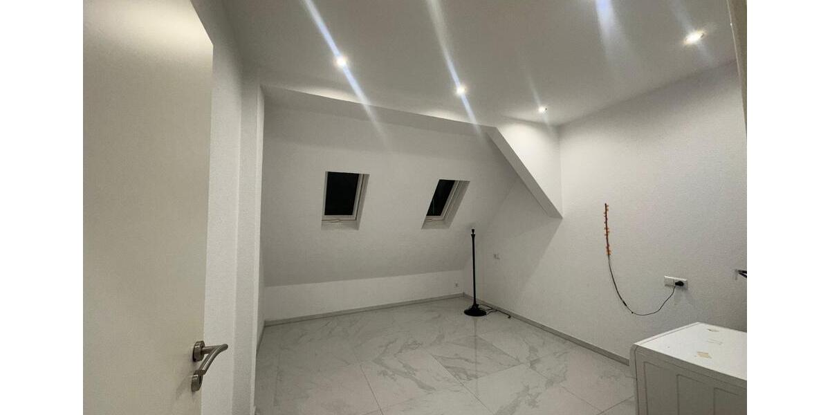 Dachgeschoßwohnung Simmozheim - 4 Zimmer, 94 m&sup2;, 1.000&euro; | Angebot:25755988