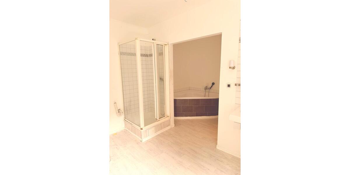 Etagenwohnung Krefeld Gellep-Stratum - 2 Zimmer, 68 m&sup2;, 890&euro; | Angebot:26396513