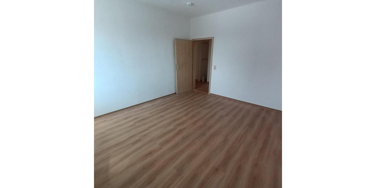 Etagenwohnung Schkopau - 3 Zimmer, 65 m&sup2;, 375&euro; | Angebot:25854876