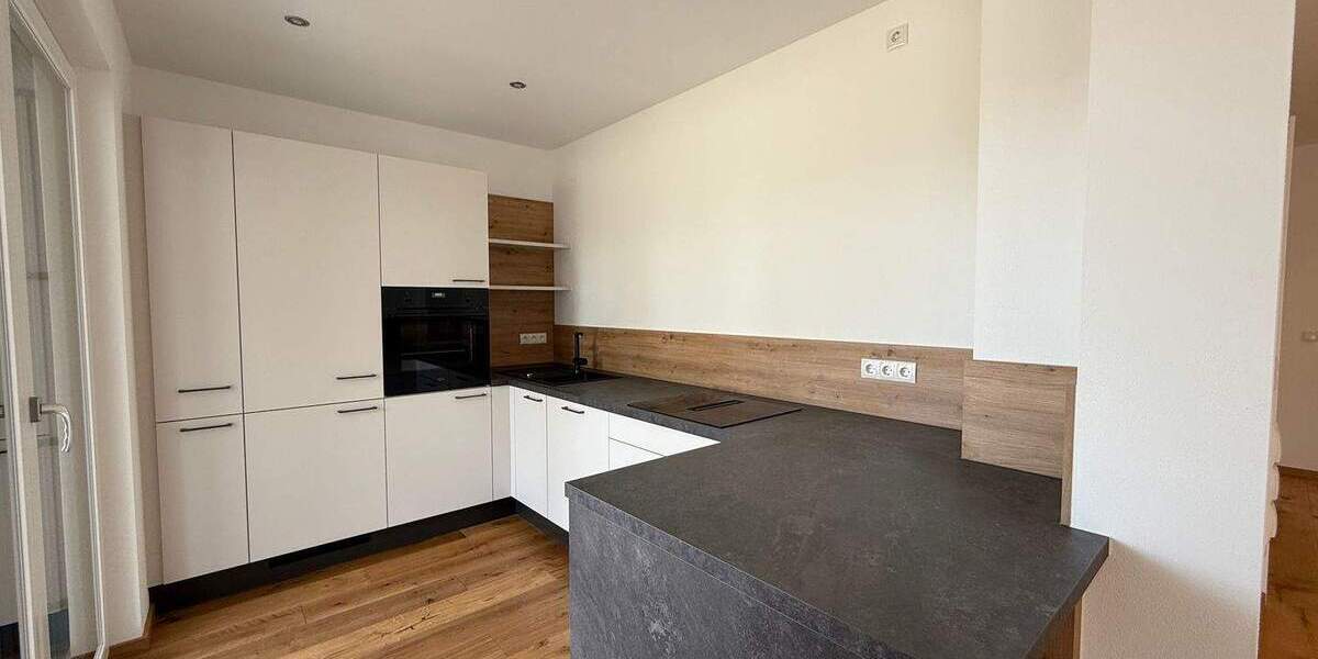 Etagenwohnung Tüßling - 3 Zimmer, 99 m&sup2;, 1.275&euro; | Angebot:25845681