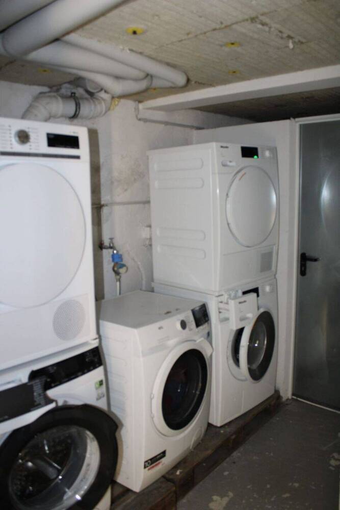 !!! MODERNE 4 Zimmerwohnung MIT LOGGIA(15 m²) !!!
