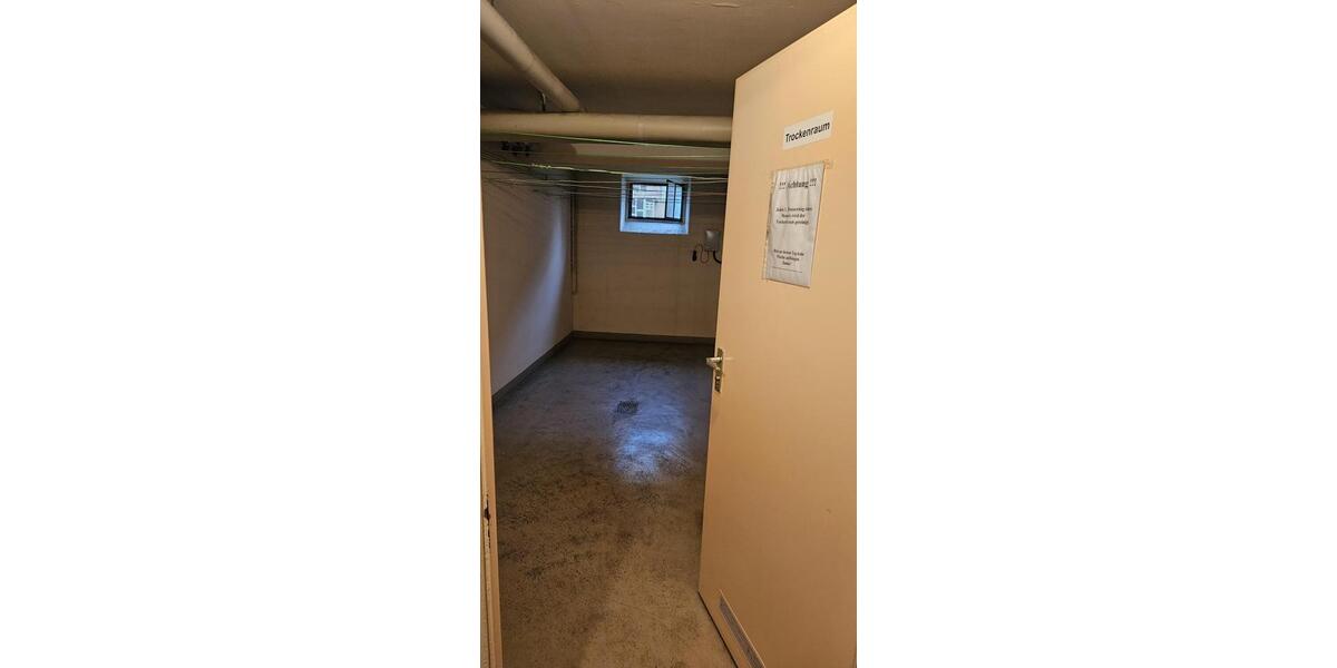 Frisch sanierte, sonnige 2-Zimmer-Wohnung mit Süd-Loggia & TG-Stellplatz – ruhig & zentral 2 zimmer