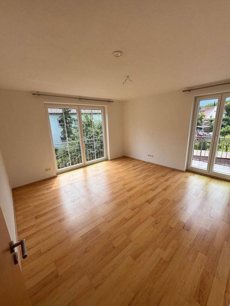 5-Zimmer-Wohnung 1. OG in 86529 Schrobenhausen mit Garten und Balkon