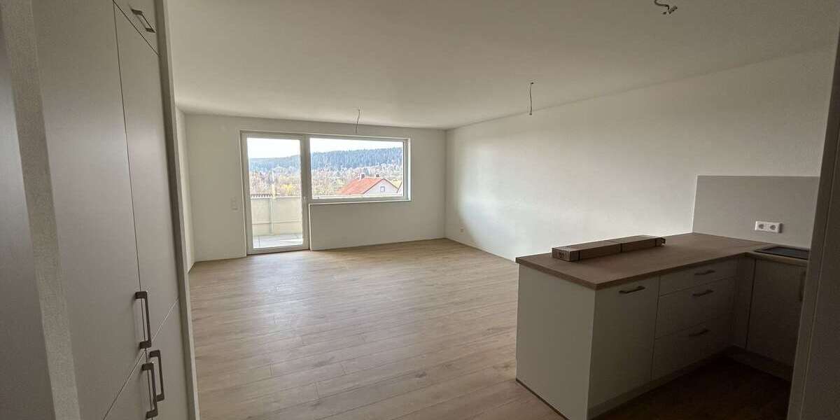 Etagenwohnung Freudenstadt - 3 Zimmer, 82 m&sup2;, 1.026&euro; | Angebot:25877683