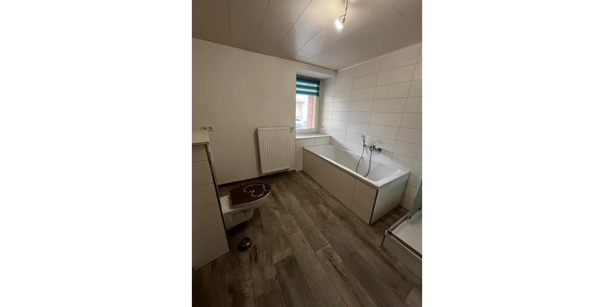 Erdgeschoßwohnung Querfurt - 4 Zimmer, 93 m&sup2;, 550&euro; | Angebot:24786671