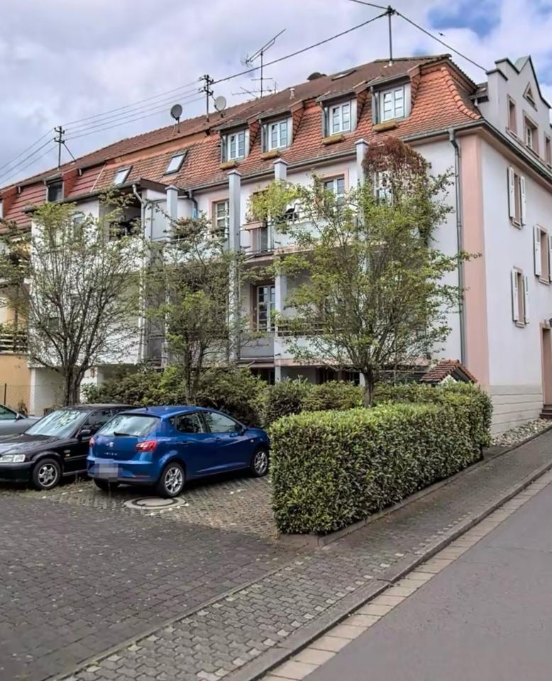 4-Zimmer-DG-Wohnung mit Stellplatz, sofort verfügbar