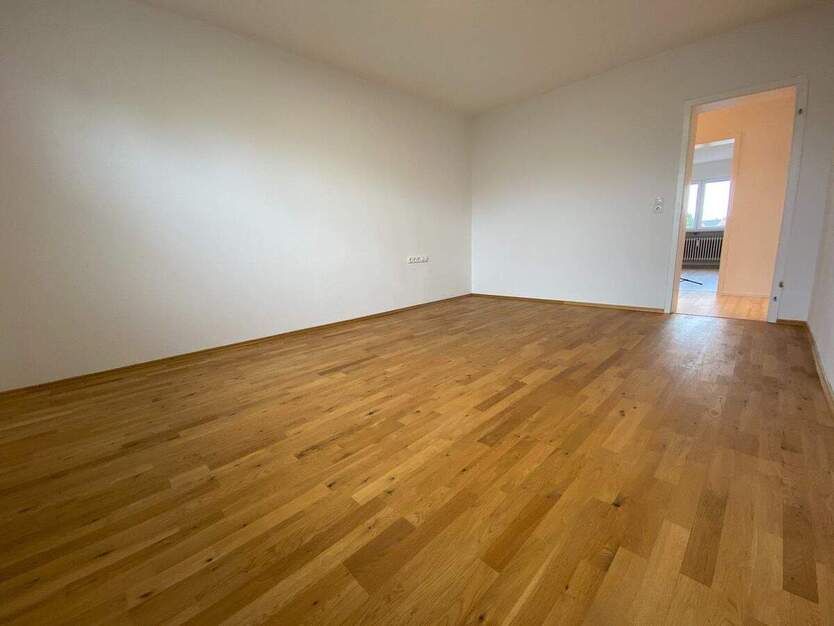 Außergewöhnliche 4-Zimmer-Wohnung mit eigenem Gartenanteil in Meeder 4 zimmer