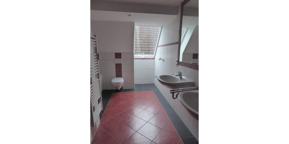 Etagenwohnung Beverungen - 4 Zimmer, 91 m&sup2;, 375&euro; | Angebot:25096055