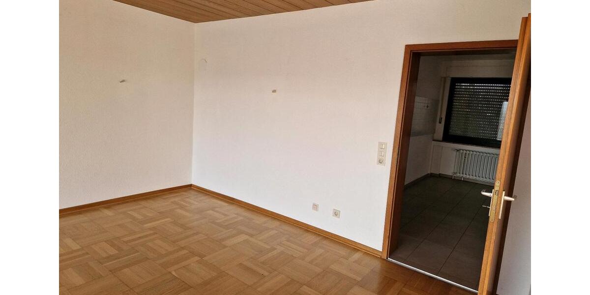 Wohnen auf Zeit Overath - 8 Zimmer, 215 m&sup2;, 1.750&euro; | Angebot:25449547