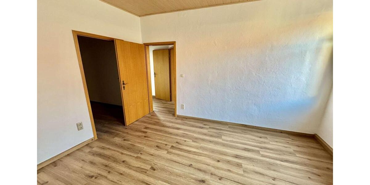 Etagenwohnung Neustadt an der Orla - 2 Zimmer, 54 m&sup2;, 360&euro; | Angebot:26262029