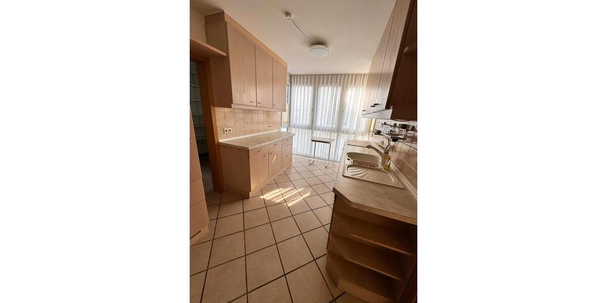 Etagenwohnung Dossenheim - 3 Zimmer, 125 m&sup2;, 1.800&euro; | Angebot:26030736