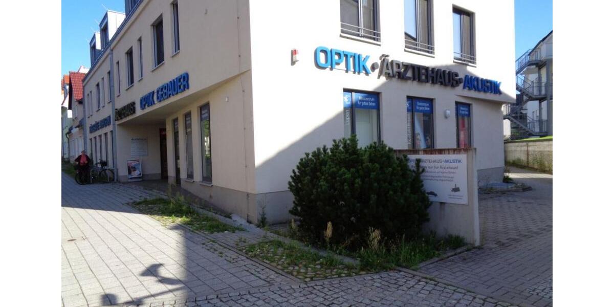 Im Ärztehaus, voll ausgestatteter Optiker oder Praxis im EG zimmer