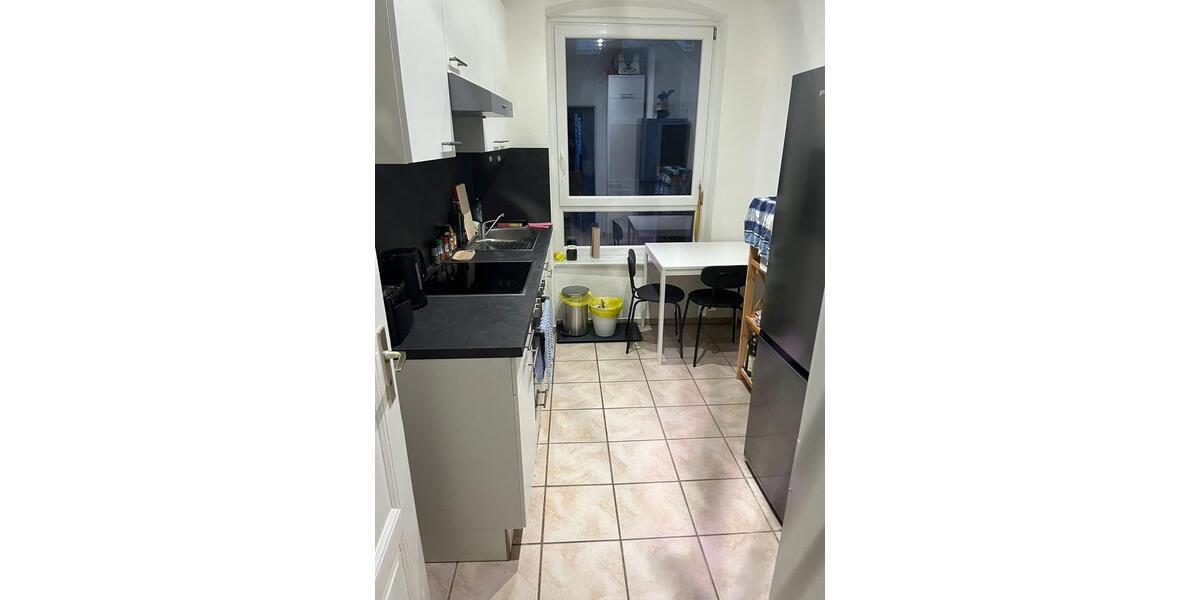 3er-WG | großes, helles Zimmer | Altbau | Holzdielen | ab Dez. 1 zimmer