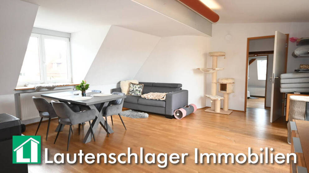 Ein Highlight! Teil möblierte Dachgeschoss-Wohnung in Neumarkt