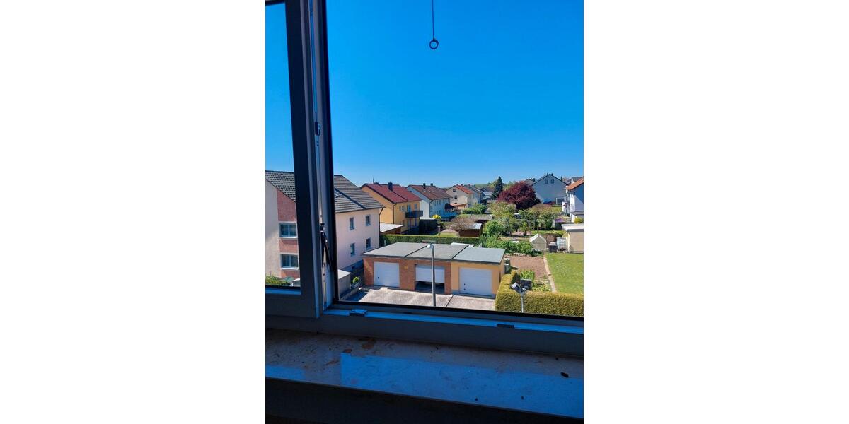 Dachgeschoßwohnung Üchtelhausen - 4 Zimmer, 125 m&sup2;, 850&euro; | Angebot:26130336