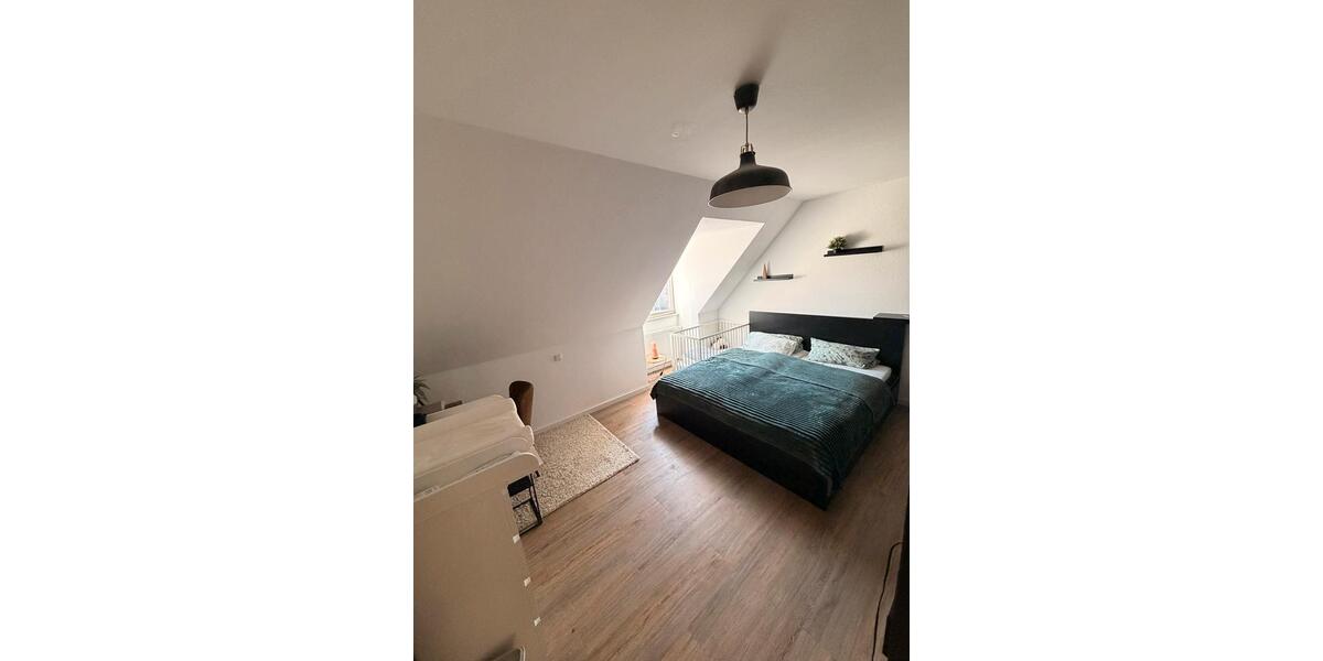 Dachgeschoßwohnung Gütersloh - 3 Zimmer, 104 m&sup2;, 950&euro; | Angebot:24849014