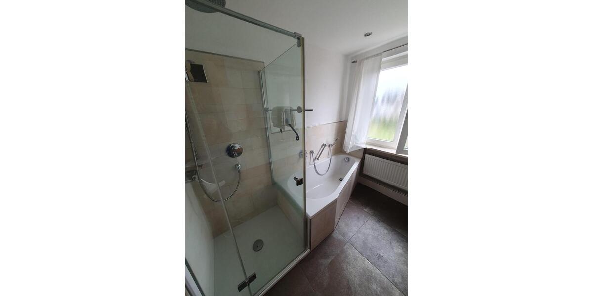 Einfamilienhaus Gilching - 6 Zimmer, 160 m&sup2;, 2.350&euro; | Angebot:25258340