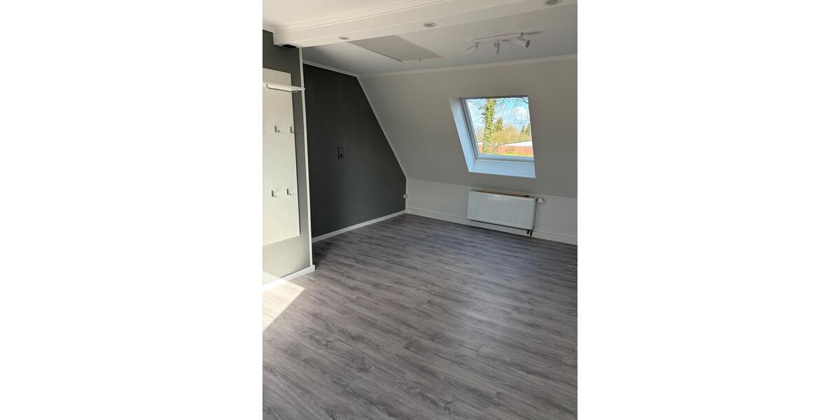 Dachgeschoßwohnung Rastede - 3 Zimmer, 80 m&sup2;, 700&euro; | Angebot:26660399