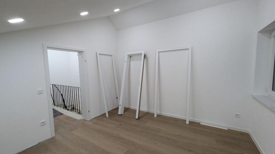 Erstbezug! Energetisch modernisiertes RMH, EBK, FBH, Terasse, etc 6 zimmer