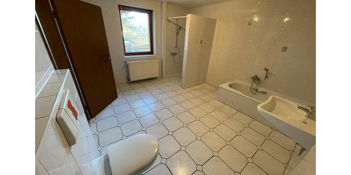 Einfamilienhaus Wolfhagen - 5 Zimmer, 115 m&sup2;, 1.000&euro; | Angebot:23333711