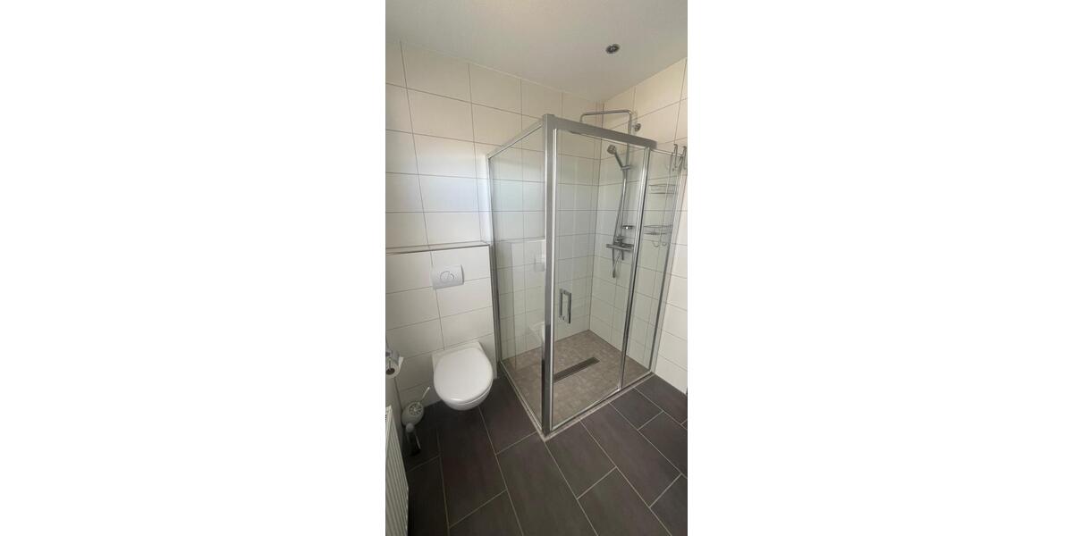 Dachgeschoßwohnung Detmold - 3 Zimmer, 120 m&sup2;, 1.250&euro; | Angebot:25384561