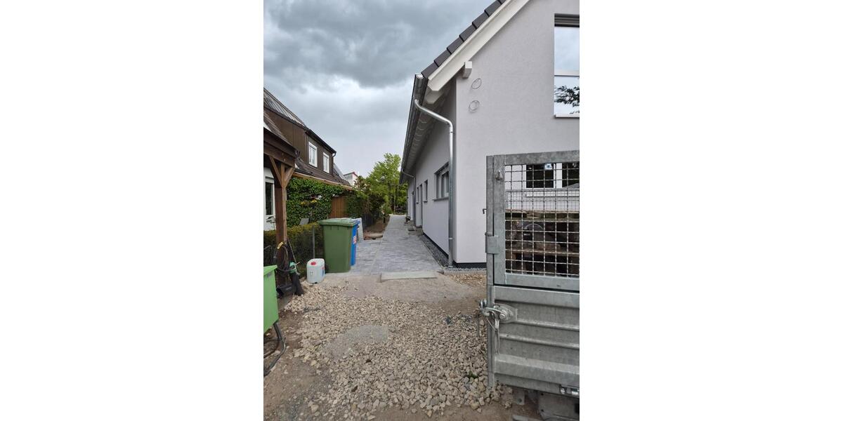 Doppelhaushälfte Erlangen Bruck - 5 Zimmer, 131 m&sup2;, 2.300&euro; | Angebot:26222977